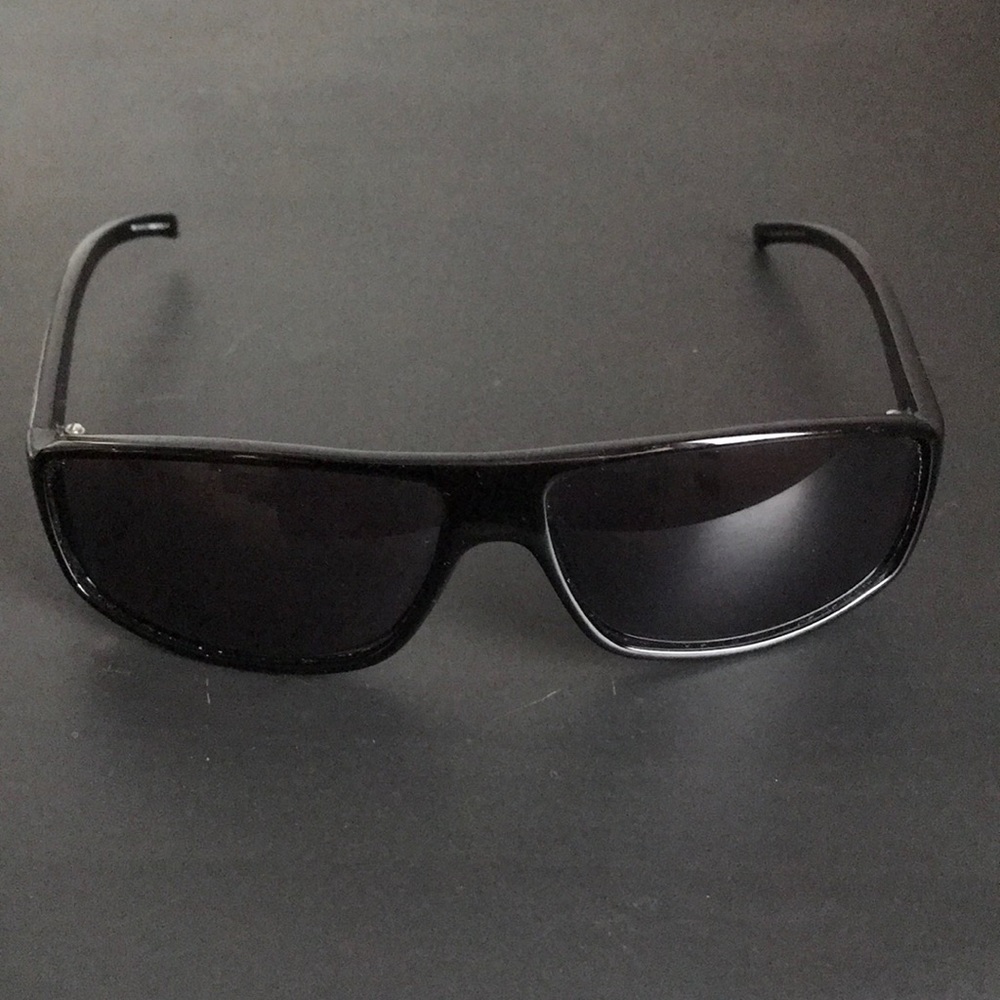 Gucci black rocker vintage shades Tom Ford era includes original hard case.